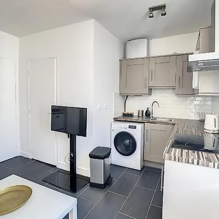 דירה Studio Juan Les Pins, Plages, Gare, Centre Ville 2pers Wifi אנטיב