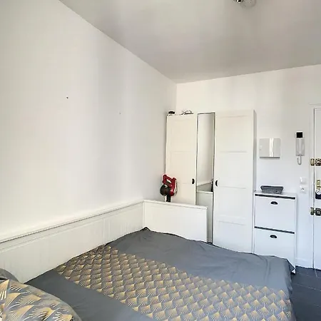 דירה Studio Juan Les Pins, Plages, Gare, Centre Ville 2pers Wifi אנטיב